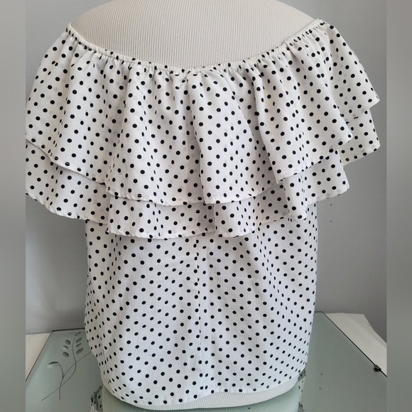 OFF SHOULDER RUFFLE POLKA DOT TOP - Picture 3 of 6